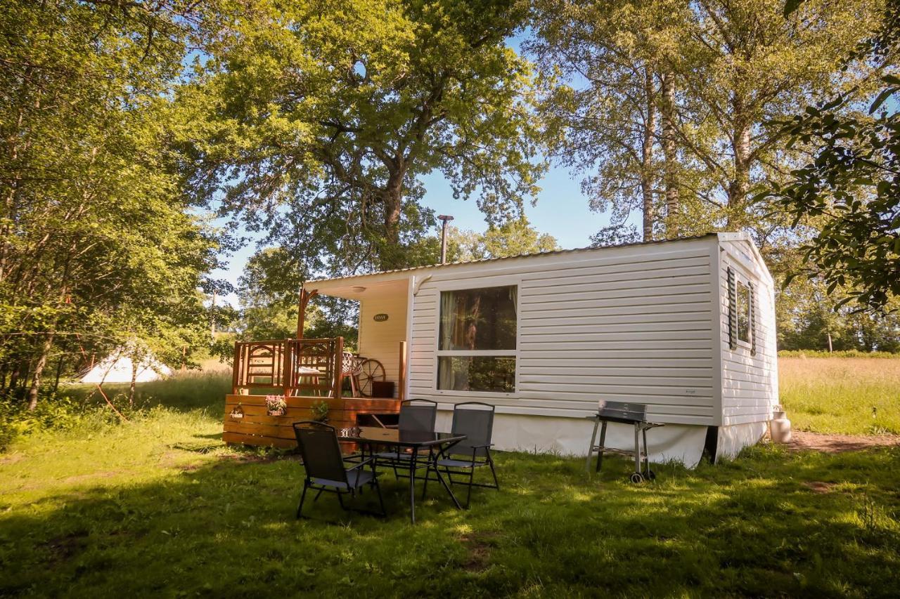Mini-Glamping En Auvergne Villa Sainte-Christine  Bagian luar foto